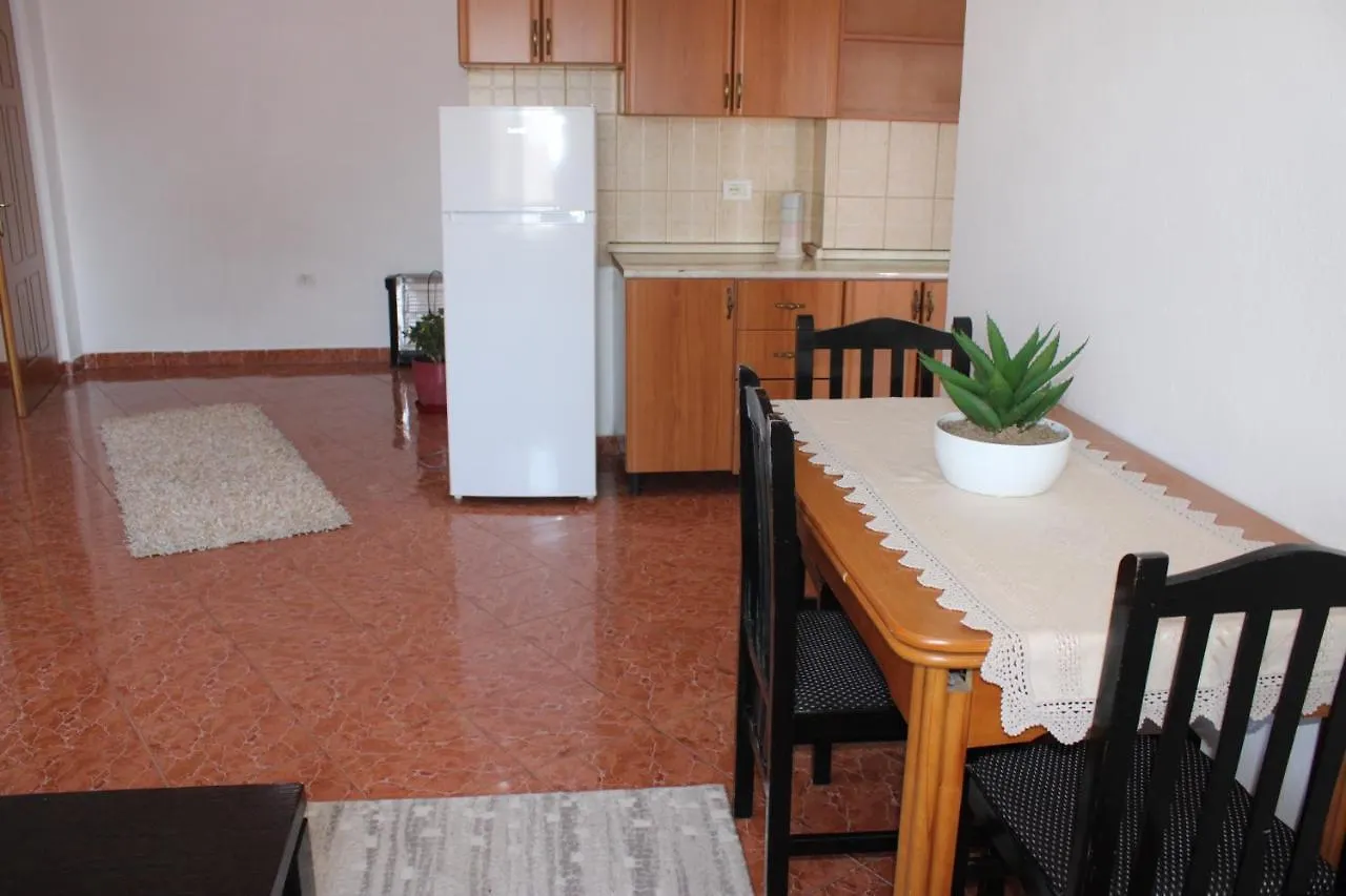 Deni Family Apartament Tirana